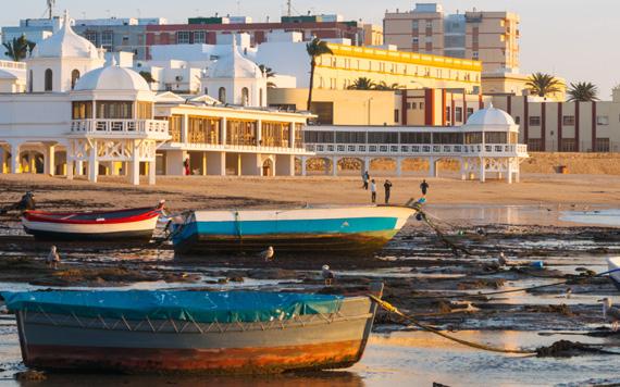 Balneario de La Palma en playa de La Caleta - Restaurante Mesón Criollo de Cádiz