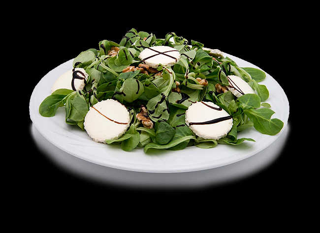 Ensalada de Canónigos, queso de cabra y nueces del Restaurante Mesón Criollo en Cádiz